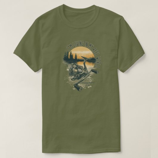 I’m Living in My Reel World | Fishing lake T-Shirt (Design vorne)