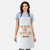 I’m With The Witch Halloween Apron Schürze (Getragen)