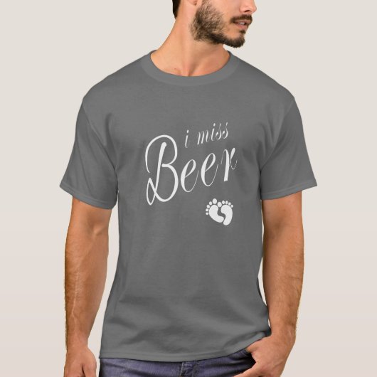 I Miss Beer St Patrick's Day Pregnancy Ankündigung T-Shirt (Vorderseite)