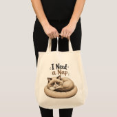 I Need a Nap • Cozy Cat Tragetasche (Vorderseite (Produkt))