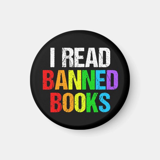 I Read Banned Books Rainbow Magnet (Vorne)