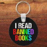 I Read Banned Books Rainbow Schlüsselanhänger<br><div class="desc">I read banned books. A cool rainbow keychain for people who like reading LGBTQ novels and other things that have been removed from the school library. A cute liberal gift.</div>