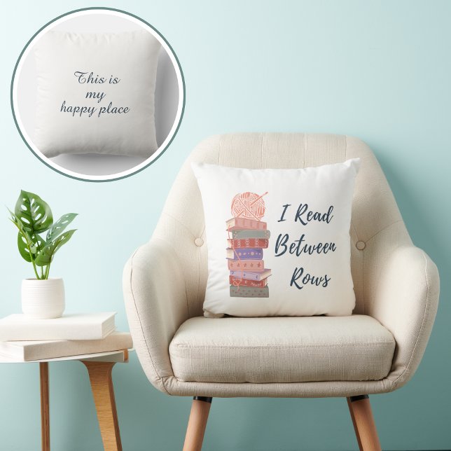 I Read Between Rows Crochet Knitting Book Lover Kissen (Von Creator hochgeladen)