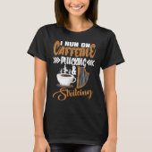 I run on Caffeine Plucking and Striking Harp T-Shirt (Vorderseite)
