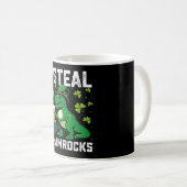 I Steal Kleeblatts T Rex Dinosaur St Patrick's Day Kaffeetasse (VorderseiteRechts)