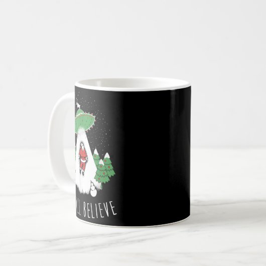 I Still Believe Santa Claus Alien Spaceship Funny Kaffeetasse (Vorderseite Links)