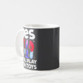 I Still Play With Toys Raunchy Humor Women's Embar Kaffeetasse (Vorderseite Links)