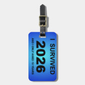 I Survived 2026 Gepäckanhänger (Vorderseite vertikal)