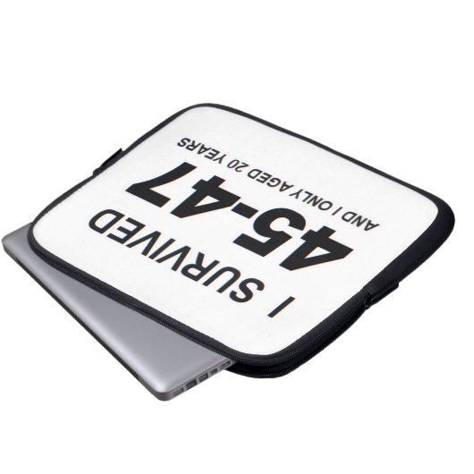 I Survived 45-47 Laptopschutzhülle (Vorne Knopf)