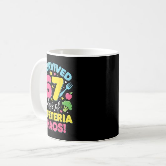 I Survived 67 Days Of Cafeteria Chaos Meme  Kaffeetasse (Vorderseite Links)