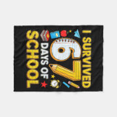 I Survived 67 Days Of School 67 Teacher Student 6 Fleecedecke (Vorderseite (Horizontal))