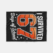 I Survived 67 Days Of School Basketball Six Seven Fleecedecke (Vorderseite (Horizontal))