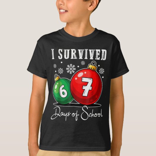 I Survived 67 Days Of School Christmas Candy Cane  T-Shirt (Vorderseite)