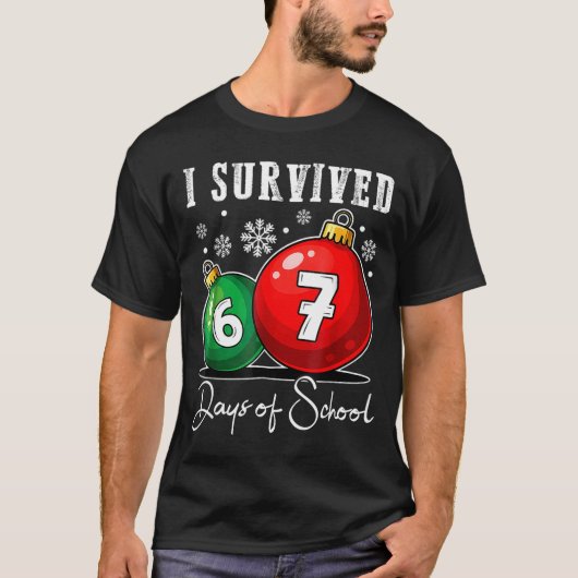 I Survived 67 Days Of School Christmas Candy Cane T-Shirt (Vorderseite)