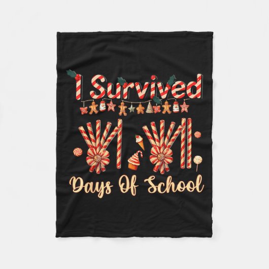 I Survived 67 Days Of School Christmas Teacher Can Fleecedecke (Vorderseite)