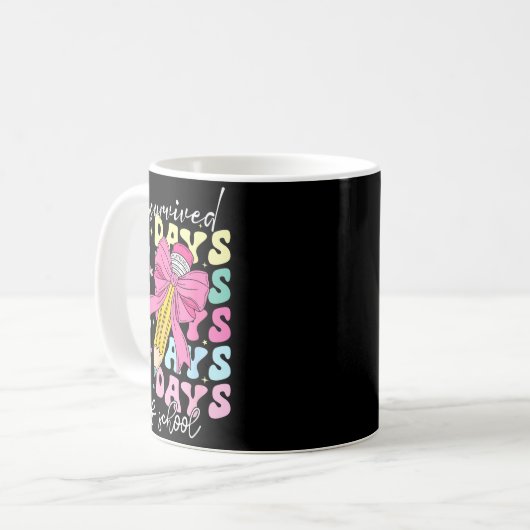 I Survived 67 Days Of School Coquette Bow Student Kaffeetasse (Vorderseite Links)