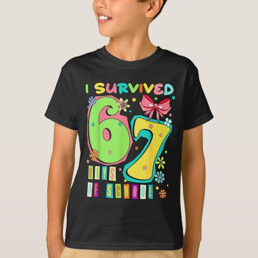 I Survived 67 Days Of School Coquette Bow Teachers T-Shirt (Vorderseite)