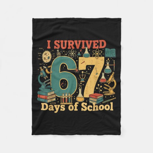 I Survived 67 Days Of School Funny 67 Meme Science Fleecedecke (Vorderseite)