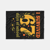 I Survived 67 Days Of School Funny 6 7 Teachers Th Fleecedecke (Vorderseite (Horizontal))