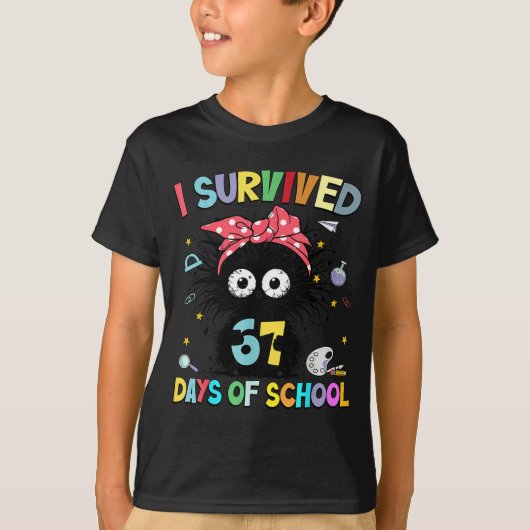 I Survived 67 Days Of School Funny Black Cat Six S T-Shirt (Vorderseite)