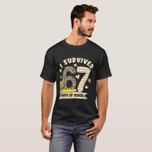 I Survived 67 Days Of School Funny Leopard Student T-Shirt (Vorne ganz)