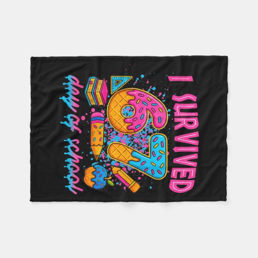 I Survived 67 Days Of School Funny Meme Ice Cream Fleecedecke (Vorderseite (Horizontal))