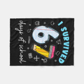 I Survived 67 Days Of School Funny Meme Teacher St Fleecedecke (Vorderseite (Horizontal))