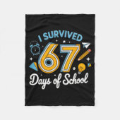 I Survived 67 Days Of School Funny Meme Teacher St Fleecedecke (Vorderseite)