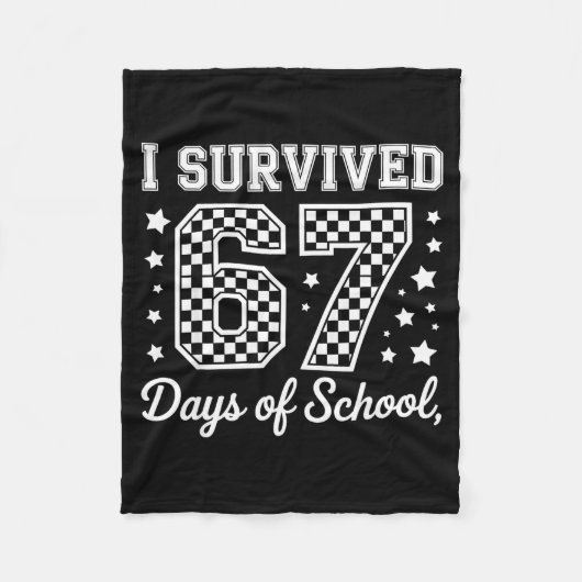 I Survived 67 Days Of School Funny Meme Teacher St Fleecedecke (Vorderseite)