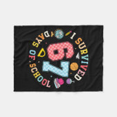 I Survived 67 Days Of School Funny Meme Teacher St Fleecedecke (Vorderseite (Horizontal))