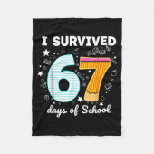 I Survived 67 Days Of School Funny Meme Teacher St Fleecedecke (Vorderseite)