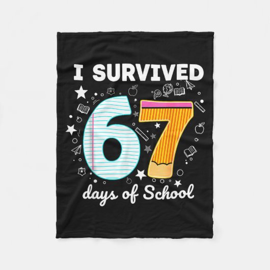 I Survived 67 Days Of School Funny Meme Teacher St Fleecedecke (Vorderseite)