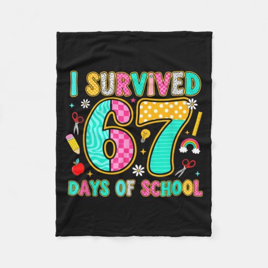 I Survived 67 Days Of School Funny Meme Teacher St Fleecedecke (Vorderseite)