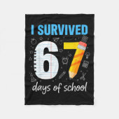 I Survived 67 Days Of School Funny Meme Teacher St Fleecedecke (Vorderseite)