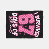 I Survived 67 Days Of School Funny Meme Teacher St Fleecedecke (Vorderseite (Horizontal))