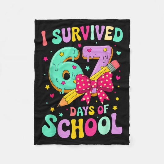 I Survived 67 Days Of School Funny Meme Teacher St Fleecedecke (Vorderseite)