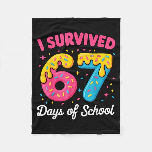 I Survived 67 Days Of School Funny Meme Teacher St Fleecedecke (Vorderseite)