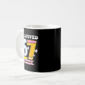 I Survived 67 Days Of School Funny Meme Teacher St Kaffeetasse (Vorderseite Links)