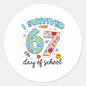 I Survived 67 Days Of School Funny Meme Teacher St Runder Aufkleber (Vorderseite)