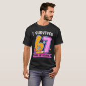 I Survived 67 Days Of School Funny Meme Teacher St T-Shirt (Vorne ganz)