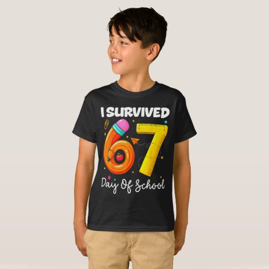 I Survived 67 Days Of School Funny Meme Teacher St T-Shirt (Vorne ganz)