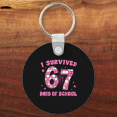 I Survived 67 Days Of School Funny Retro 67 Meme S Schlüsselanhänger (Vorderseite)