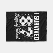 I Survived 67 Days Of School Funny Soccer Fleecedecke (Vorderseite (Horizontal))