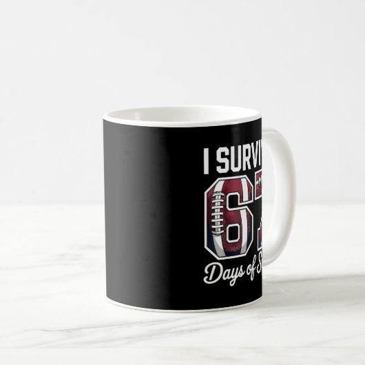 I Survived 67 Days Of School Funny Student Footbal Kaffeetasse (VorderseiteRechts)