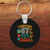 I Survived 67 Days Of School Funny Teacher Student Schlüsselanhänger (Vorderseite)