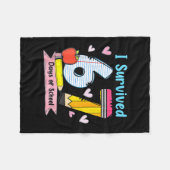 I Survived 67 Days Of School, Funny Teachers Stude Fleecedecke (Vorderseite (Horizontal))