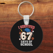I Survived 67 Days Of School Teachers Students Bas Schlüsselanhänger (Vorderseite)