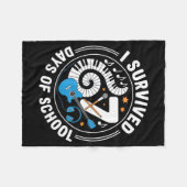 I Survived 67 Days Of School - Teachers Students M Fleecedecke (Vorderseite (Horizontal))