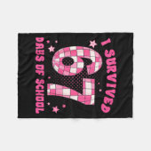 I Survived 67 Days Of School Teachers Students Six Fleecedecke (Vorderseite (Horizontal))