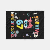 I Survived 67 Days Of School Teachers Students Six Fleecedecke (Vorderseite (Horizontal))